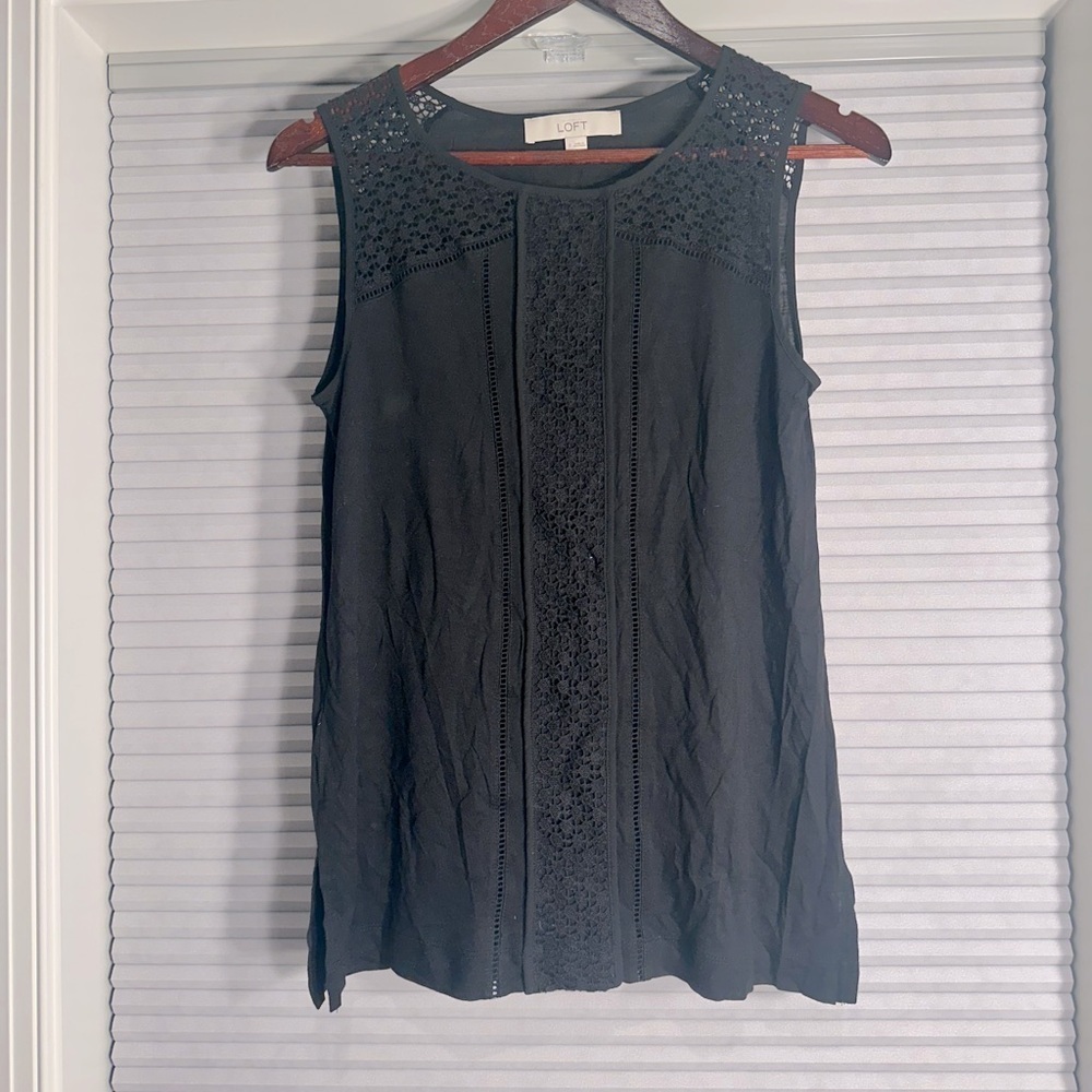 Loft black sleeveless shirt G-30